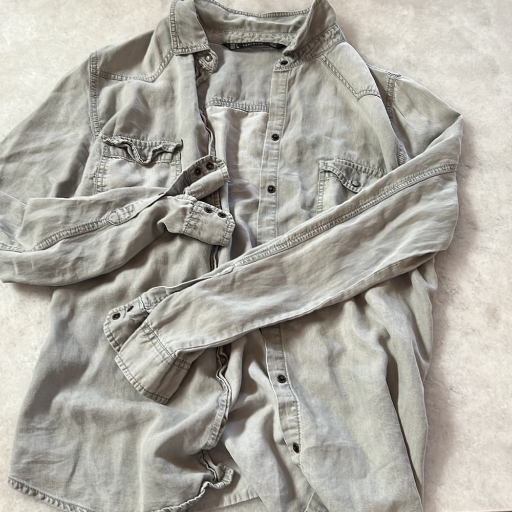 So Casually Chic. - image 2